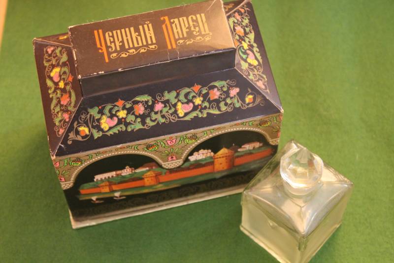 Возвращаясь в Советский Союз. Часы, шкатулки, войны и мировая революция