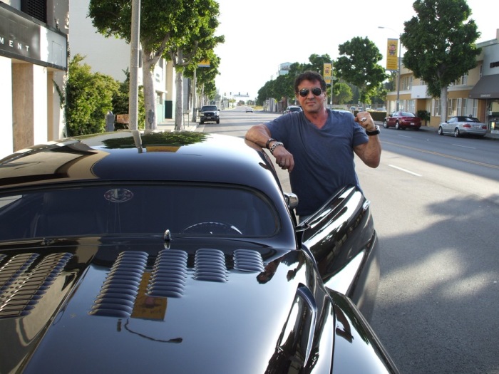 Машина для героя: на чем ездят голливудские звезды боевиков 1990-х 