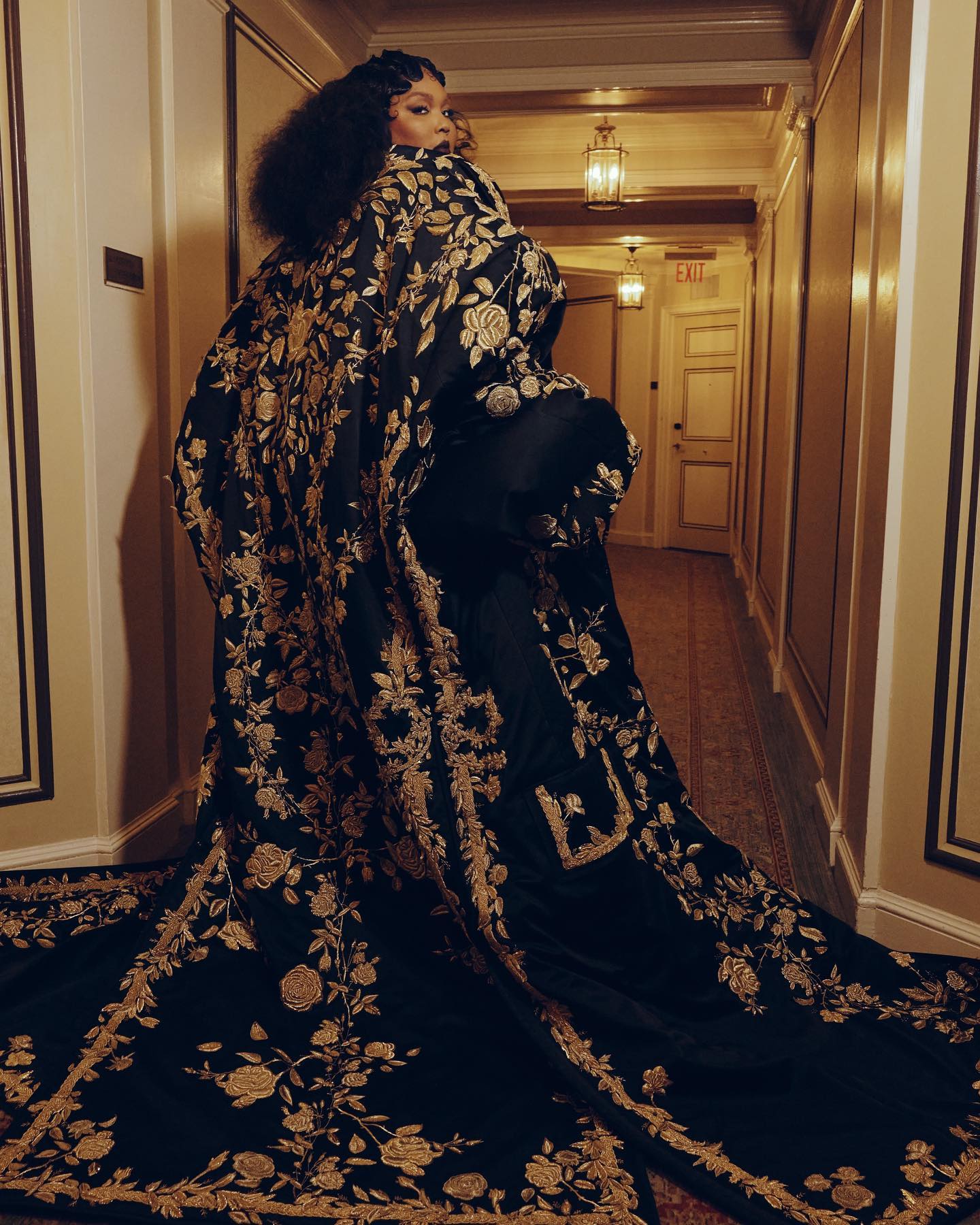 Met Gala 2022: самые безумные наряды звёзд на красной дорожке