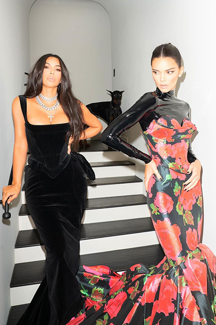 Сборы на церемонию и веселые селфи: вспоминаем "Эмми-2019" по Instagram-снимкам звезд Хроника