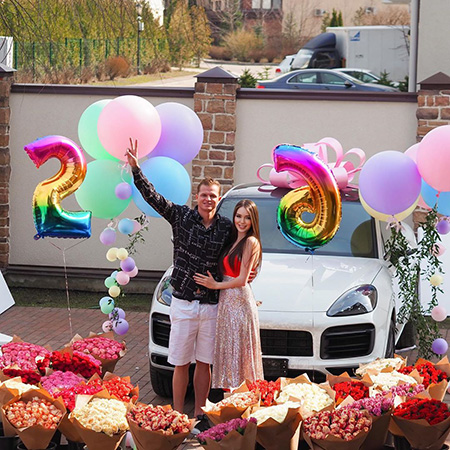 Дмитрий Тарасов и Анастасия Костенко впервые показали лицо младшей дочери Дети,Дети знаменитостей