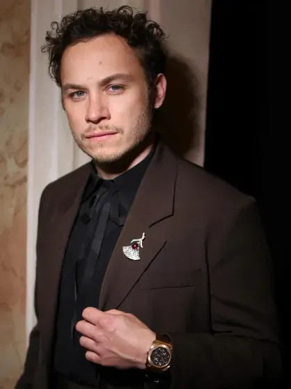 Флоренс Пью подтвердила отношения с актёром Финном Коулом после, вместе, 30летняя, появилась, подозревали, пальцеВ, безымянном, кольцом, мероприятий, одном, произошло, актриса, Полом, пожениться, планируют, влюблённые, слухи, появились, также, романе