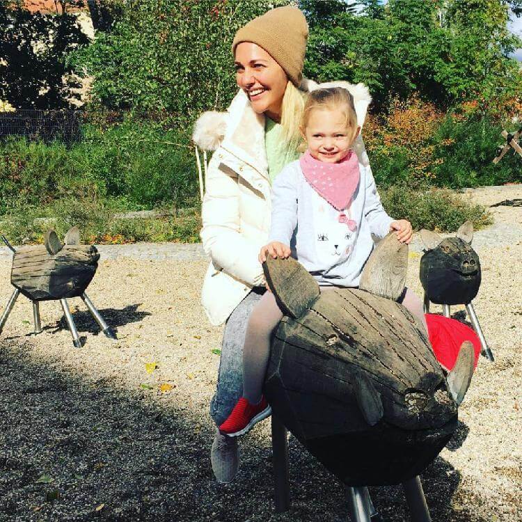 Дочка «Роксоланы» растет настоящей красоткой. Вся в маму Дочка «Роксоланы» растет настоящей красоткой. Вся в маму