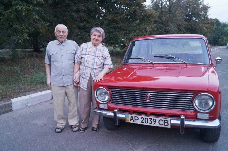 Итого Копейка в нашей семье 40 лет и 9 месяцев. авто, ваз, ваз 2101, восстановление, дедушка, копейка, подарок, реставрация