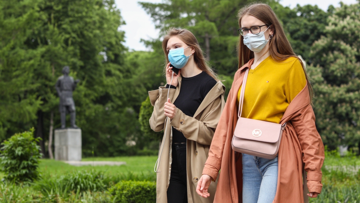 Иммунолог поделился прогнозом о следующих волнах COVID-19 