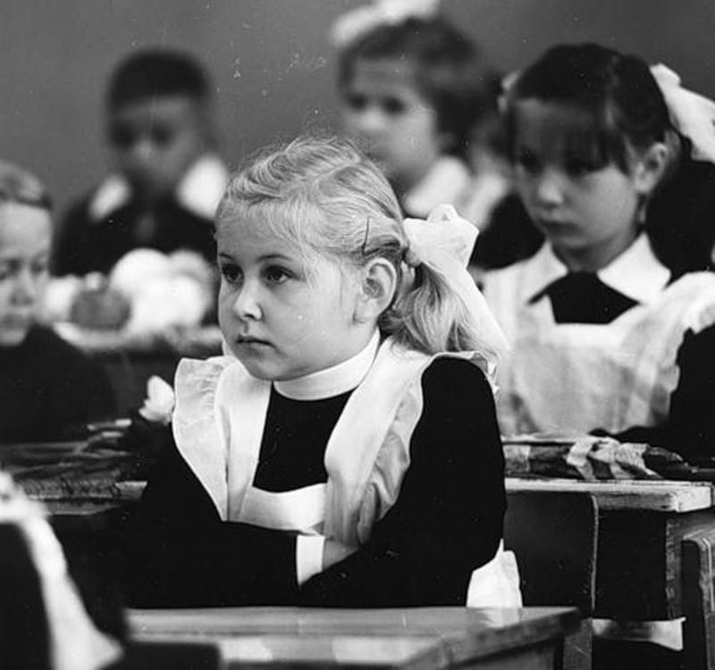 sovietschool00 Советское школьное детство: промокашка, коржик и логарифмическая линейка