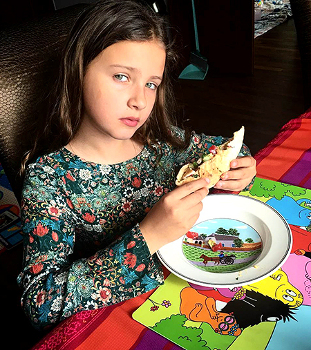 Иван Ургант показал фото своей повзрослевшей дочери Нины Дети,Дети знаменитостей