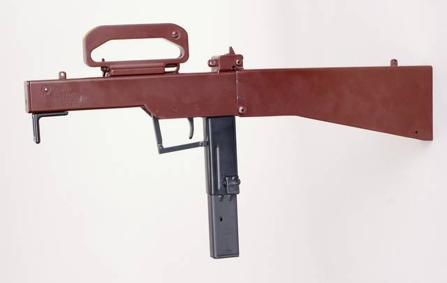 От револьвера-раскладушки к раскладному пистолету-пулемету оружие