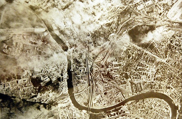Чем закончилась первая бомбардировка Москвы 21 июля 1941 года?