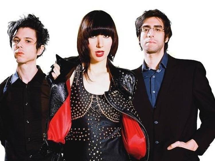 Yeah yeah yeahs вокалистка. Yeah yeah yeahs. Yeah yeah yeahs обложка. Yeah yeah yeahs вокалистка. Yeah yeah yeahs.