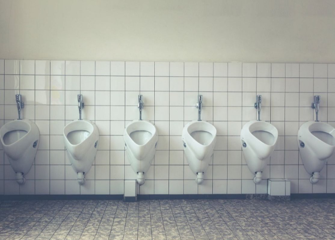 В туалет «на всякий случай»: урогинеколог объясняет вред такой привычки