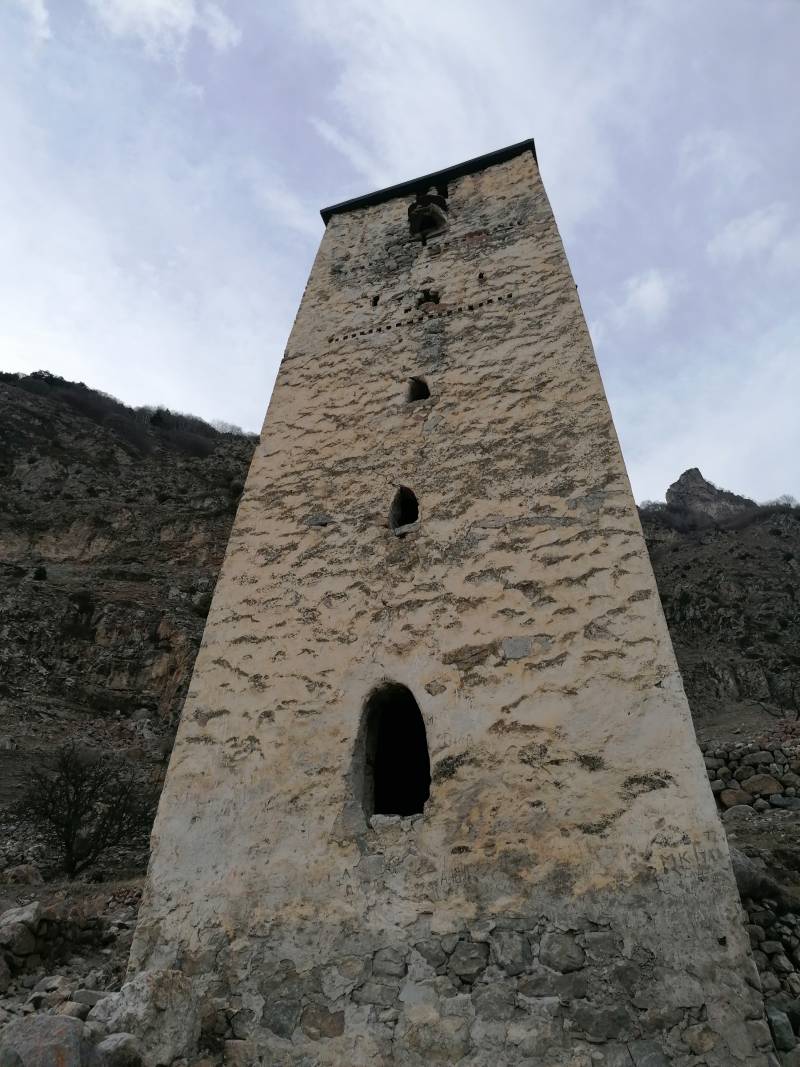 Башни среди скал Башни среди скал история