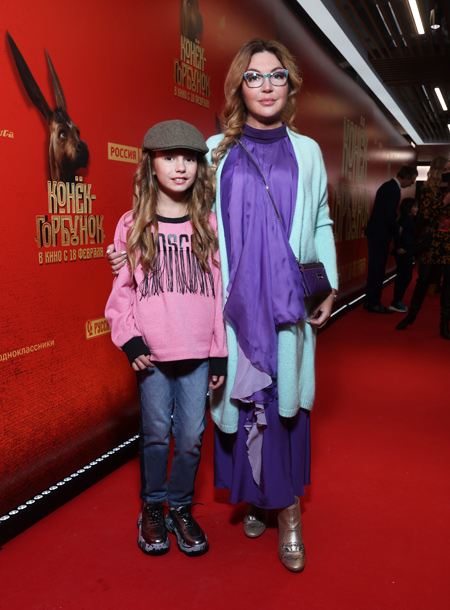 Алексей Чадов с сыном, Мария Кожевникова с детьми и другие гости премьеры фильма "Конек-Горбунок" Звезды,Красная дорожка