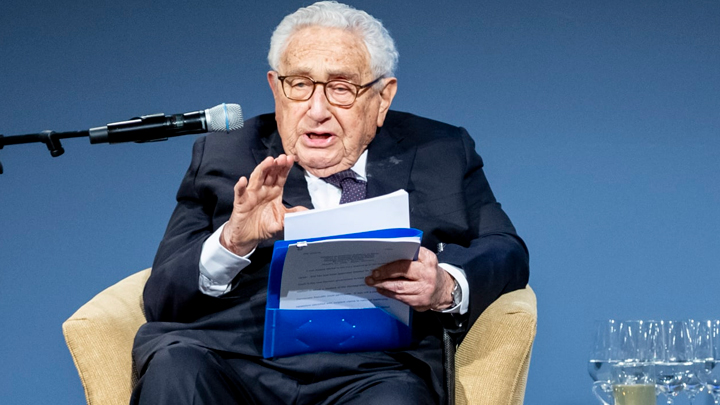 БЕЛЫЙ ФЛАГ НАД БЕЛЫМ ДОМОМ: РОССИЯ ЗАБИРАЕТ УКРАИНУ геополитика,украина