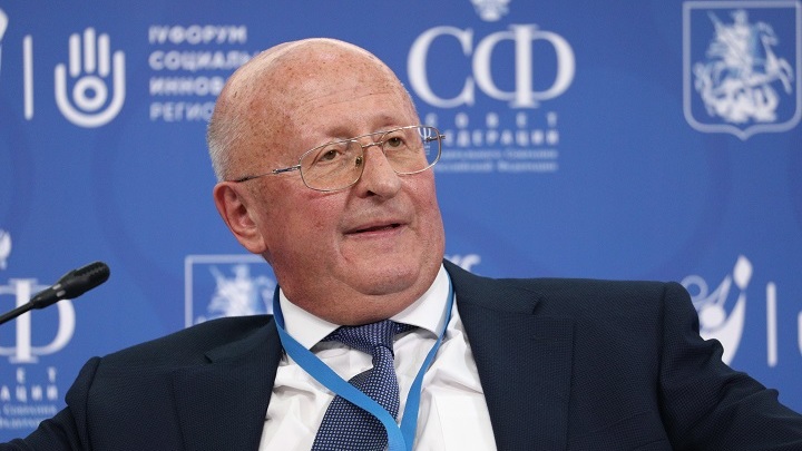 ДИРЕКТОР ИНСТИТУТА ГАМАЛЕИ ОБВИНИЛ ТЯЖЕЛО ЗАБОЛЕВШИХ КОВИДОМ В КОРРУПЦИИ