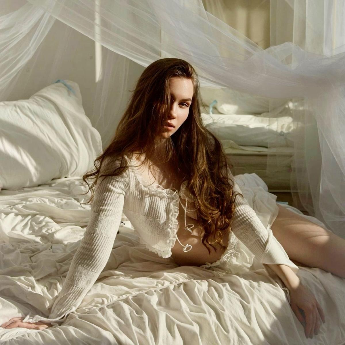 Как нельзя ставить кровать: напротив зеркала и еще 5 частых ошибок кровать, кровати, взрослых, напротив, может, лучше, будет, кроватью, слишком, чтобы, вызывают, часов, спальне, воздуха, касается, всего, непосредственно, двери, изголовьем, детей