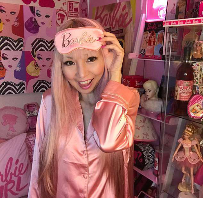  36-летняя поклонница куклы Барби из Лос-Анжелеса