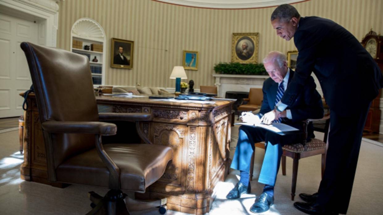 Комик Мар предложил спасти США с помощью Обамы в качестве первой леди при Байдене