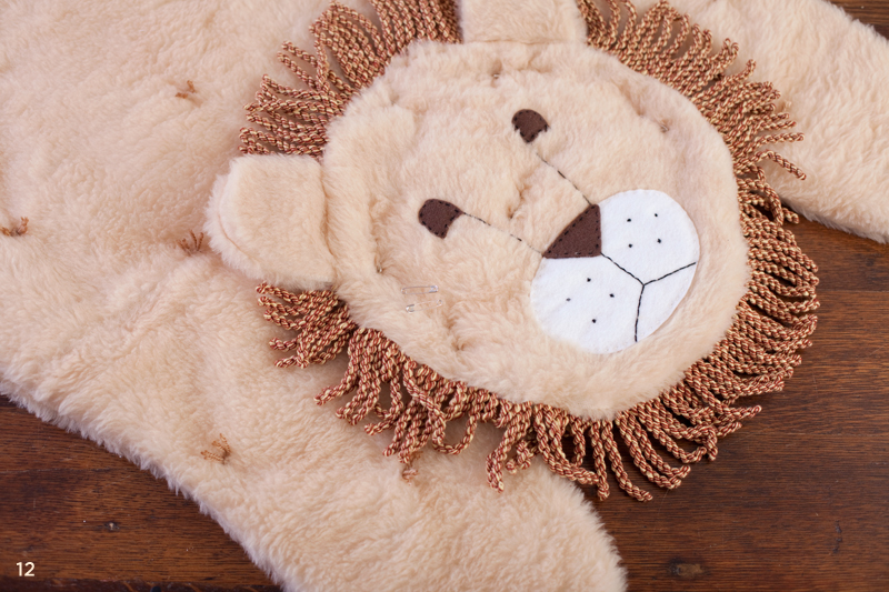 Плюшевый коврик в виде шкуры льва для детской комнаты