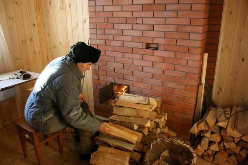 Где в России до сих пор топят печь дровами, и почему их хранят на улице топят, России, территории, всего, гореть, этого, дровами, другое, заготавливают, древесину, дрова, помещение, улице, отоплением, хранения, отопить, после, регионы, однако, впоследствии