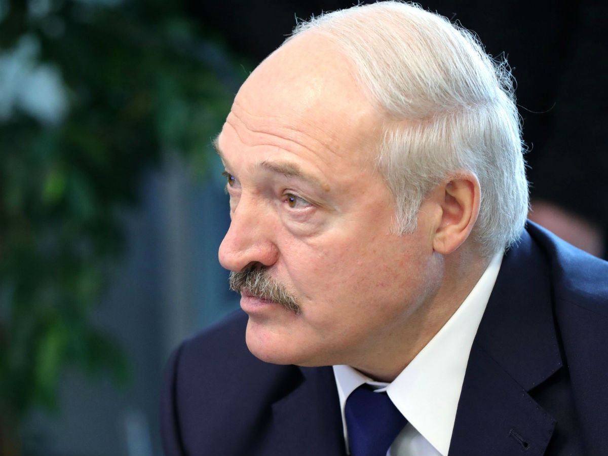 Лукашенко призвал бороться с коронавирусом при помощи популярного продукта