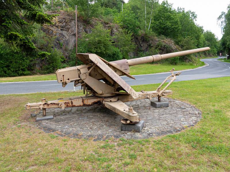 Послевоенная служба и боевое применение трофейных немецких 75–128-мм противотанковых орудий Послевоенная служба и боевое применение трофейных немецких 75–128-мм противотанковых орудий оружие