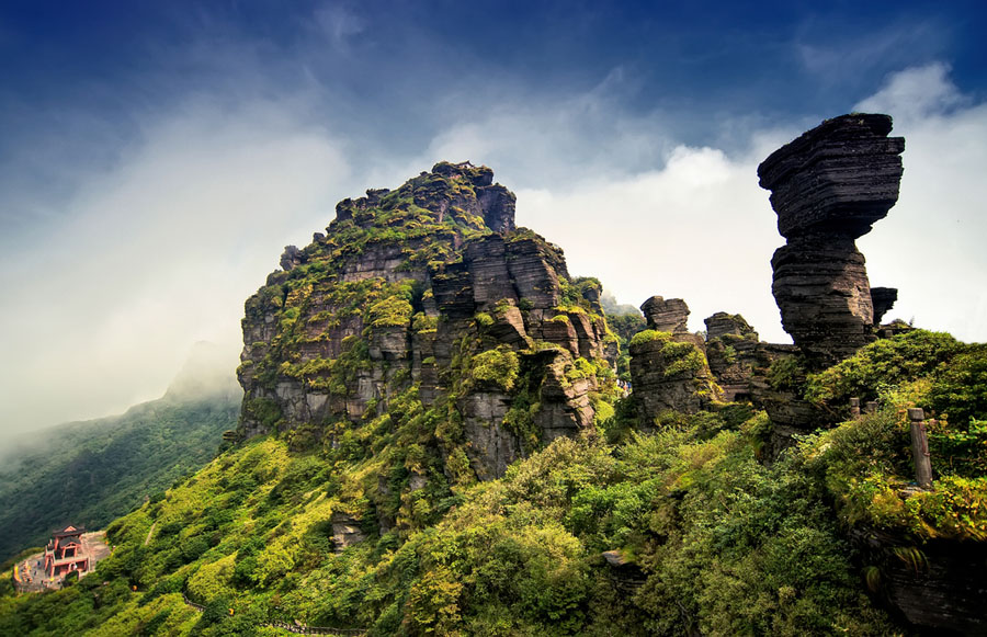"Золотая вершина красных облаков" - одна из пяти главных святынь Китая Гора Фаньцзиншань,"Золотая вершина красных облаков",святыни
