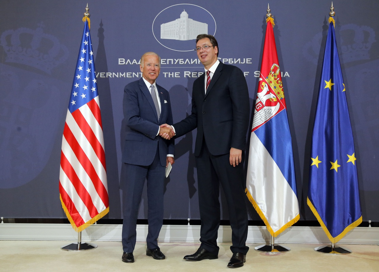 В Сербии резко увеличивается влияние США