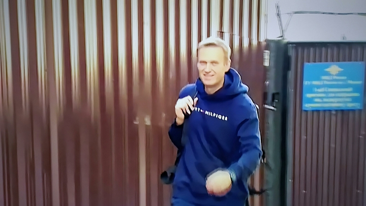 Ждёте, пока под окна придут "милые люди"? Силовики России получили жёсткое предупреждение