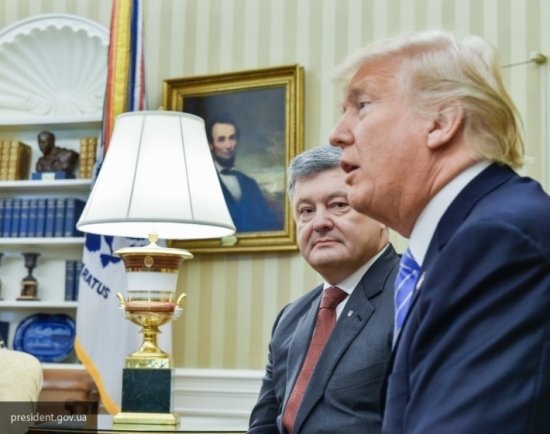 Порошенко назвал «тревожным звонком» для Украины встречу президентов России и США 