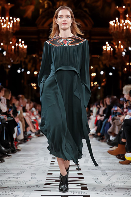 Неделя моды в Париже: Наталья Водянова, Тина Кунаки, Опра Уинфри на показе Stella McCartney осень-зима 20190/2020 Неделя моды в Париже: Наталья Водянова, Тина Кунаки, Опра Уинфри на показе Stella McCartney осень-зима 20190/2020 thereshegrows