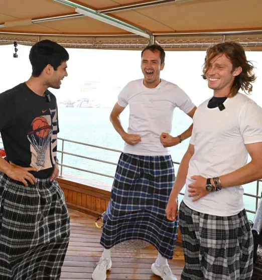 Андрей Рублёв, Даниил Медведев, Янник Синнер и Карлос Алькарас порыбачили вместе перед турниром в Дохе Андрей Рублёв, Даниил Медведев, Янник Синнер и Карлос Алькарас порыбачили вместе перед турниром в Дохе instagram (инстаграм),социальная сеть,Андрей Рублев,Брукс Надер,Даниил Медведев,карлос алькарас,Стефанос Циципас,янник синнер