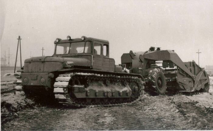 ДЭТ- 250. Первый сверхтяжелый трактор с электромеханической трансмиссией ДЭТ- 250. Первый сверхтяжелый трактор с электромеханической трансмиссией Обзоры