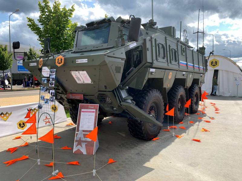 Разведывательная химическая машина РХМ-9 перед принятием на вооружение