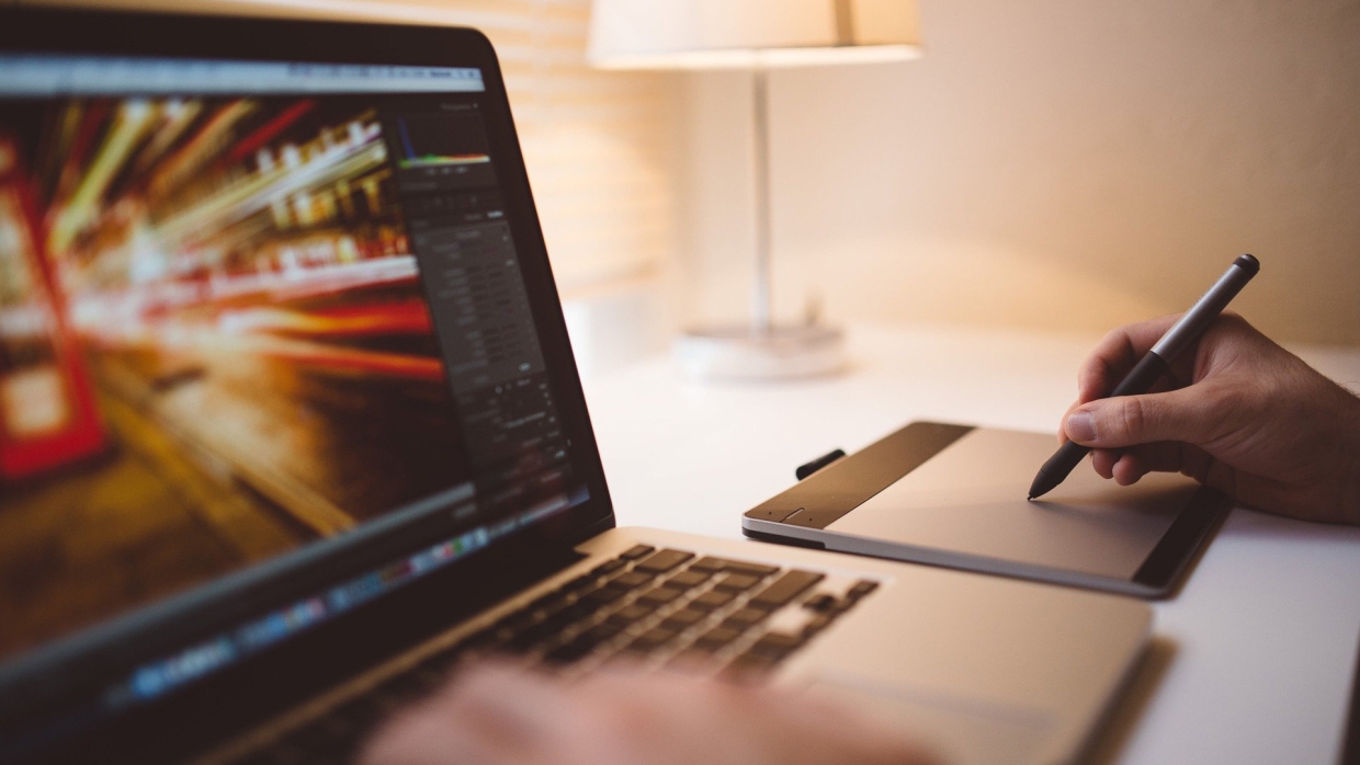 Где учиться, работать и как развиваться: все о профессии режиссер монтажа Где учиться, работать и как развиваться: все о профессии режиссер монтажа Общество