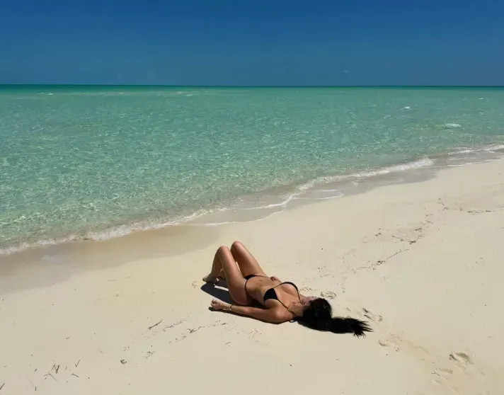 Кайли Дженнер в бикини и Тимоти Шаламе отдыхают вместе на уединённом острове ДженнерКайли, Кайли, ДженнерТимоти, ШаламеКайли, Шаламе, Тимоти, ДженнерФото, Дженнер, вместе, отдыхают, актёр, дочерью, также, рэпером, Деппа, тайной, угодил, свадьбе, ЛеонНедавно, Лурдес