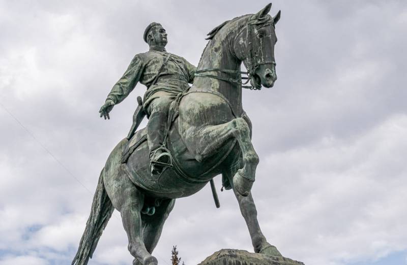 Про памятник Котовскому в Кишинёве и не только история