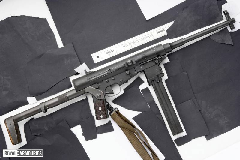 От револьвера-раскладушки к раскладному пистолету-пулемету оружие