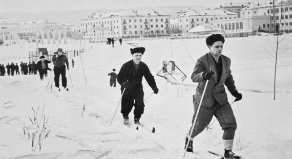 Размах и пульс жизни в глубинке СССР 50-тых , на примере городка Жигулевск Размах и пульс жизни в глубинке СССР 50-тых , на примере городка Жигулевск Война и мир