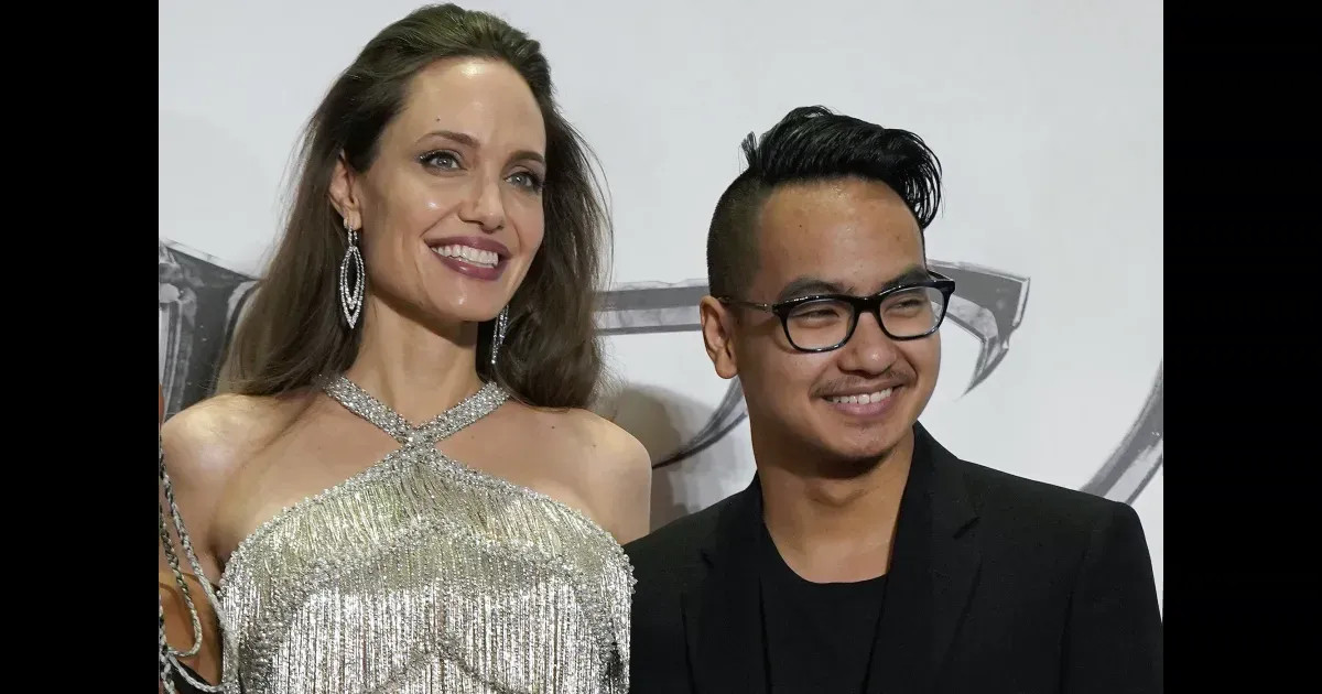 Сын Анджелины Джоли и Брэда Питта отказался от фамилии отца Сын Анджелины Джоли и Брэда Питта отказался от фамилии отца christopher jue,daily mail,tim p,whitby,Анджелина Джоли,Брэд Питт,захар джоли,захар марли,луи гаррель,шайло нувли джоли