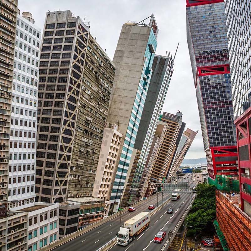 Этот художник в своих сюрреалистических фотографиях показывает Гонконг таким, каким его знают немногие