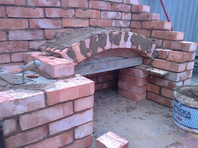 Вот так мы сложили мангал из кирпичей Вот так мы сложили мангал из кирпичей разное,строительство и ремонт
