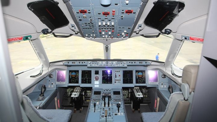 ВОЗДУШНЫЙ БОЙ БЕЗ РАКЕТ. ЕВРОПЕ ОСТАЁТСЯ ЛИШЬ ЖАЛОВАТЬСЯ НА РОССИЮ