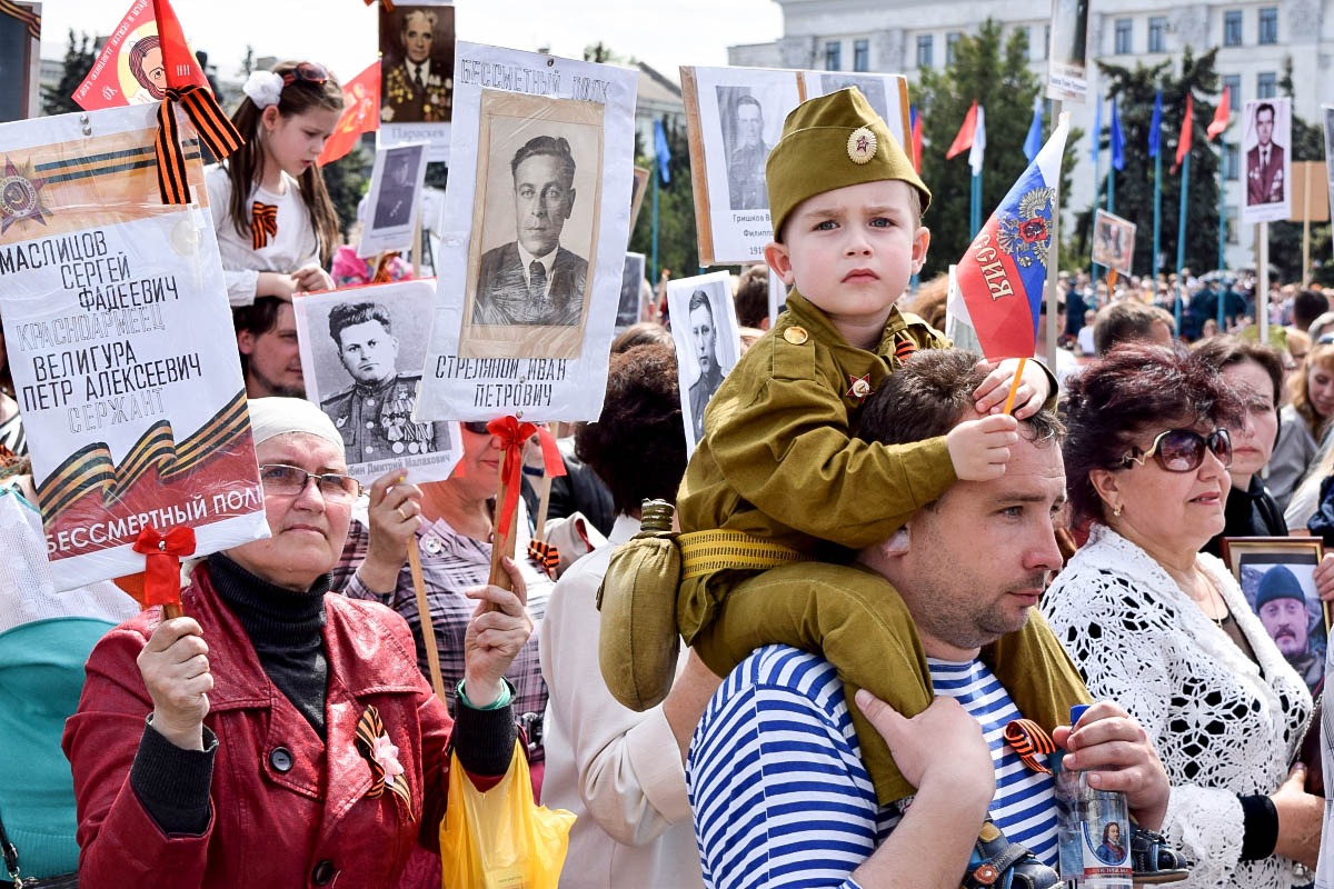 Русский патриотизм. Патриотизм. Российский патриотизм. Русский Патриот человек. Патриотические фотографии.