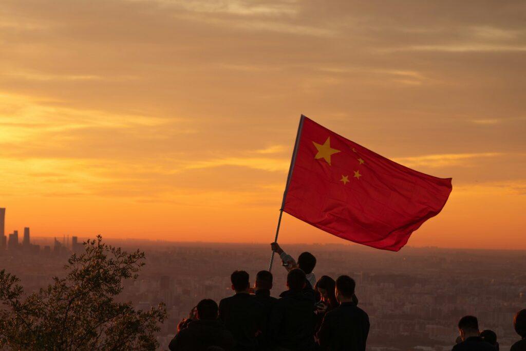 Китайцы влюбились в новый напиток: кофе с яйцами, сваренными в детской моче