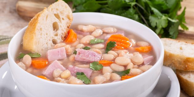 Суп с фасолью и ветчиной: простой рецепт