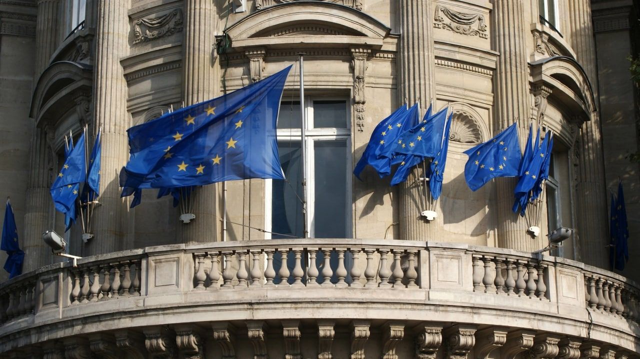Вступил в силу запрет ЕС на покупку российского золота Вступил в силу запрет ЕС на покупку российского золота Экономика