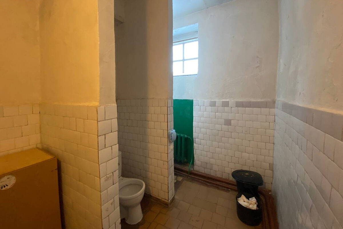 В Карелии в сельской школе детям предложили справлять нужду в туалетах в ведро