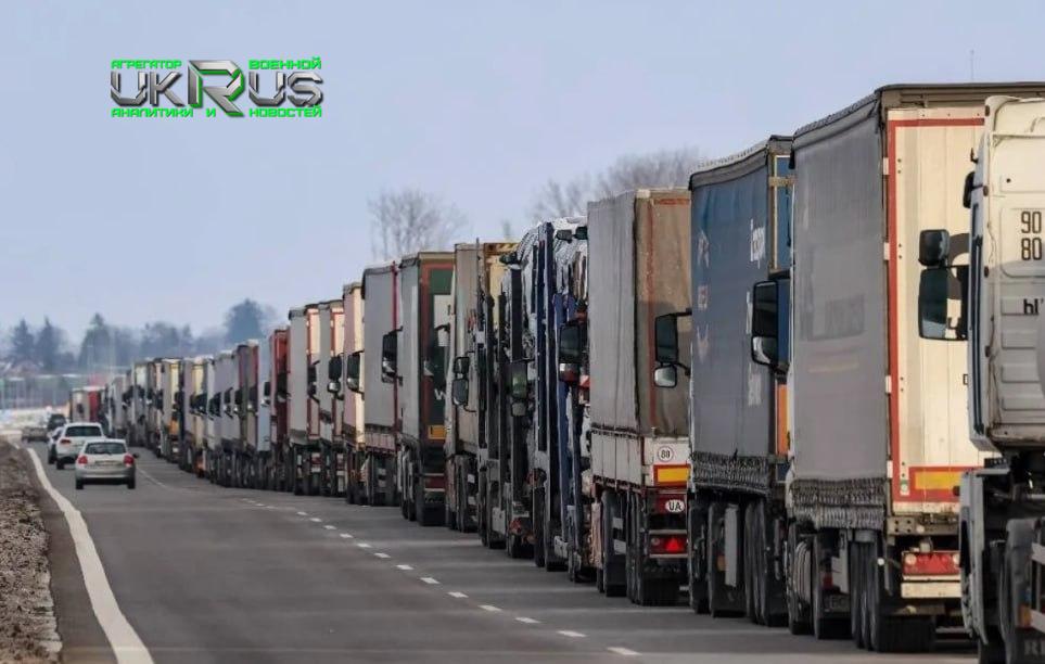 На украинско-польской границе скопилось около 1500 грузовиков