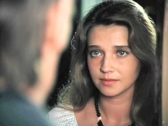 Таинственная девушка, сыгравшая странствующую артистку Марту в музыкальной сказке «Не покидай...» 